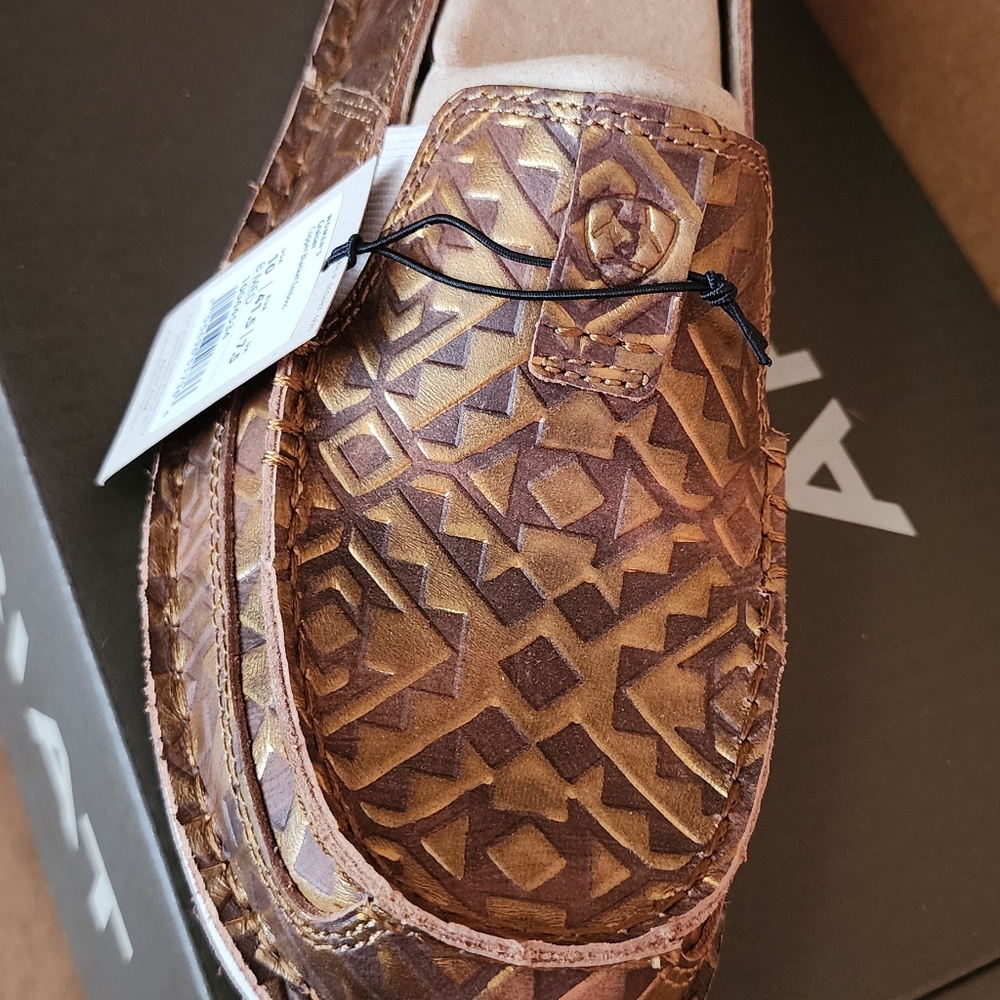 ARIAT COPPER BLANKET EMBOSS NEW IN BOX With Wrapping Two Sz 10 Sz 8.5 - Picture 2 of 15